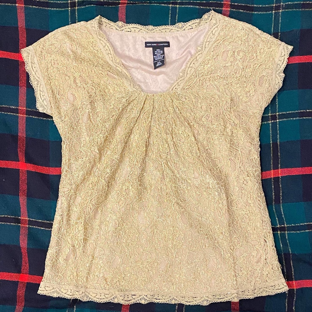 New York & Co. XS Gold Lace Overlay Babydoll Top‎ PRISTINE!